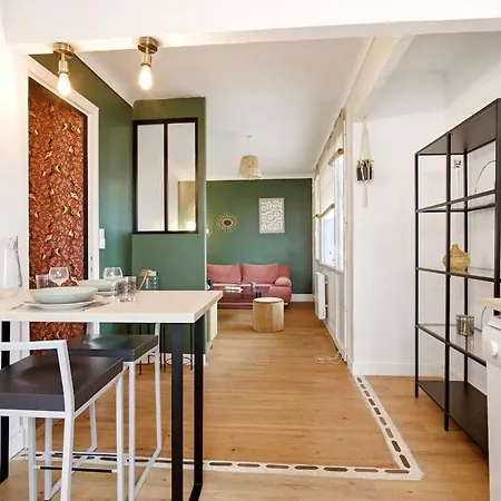 Διαμέρισμα Cosy Avec Balcon, Centre-ville De *